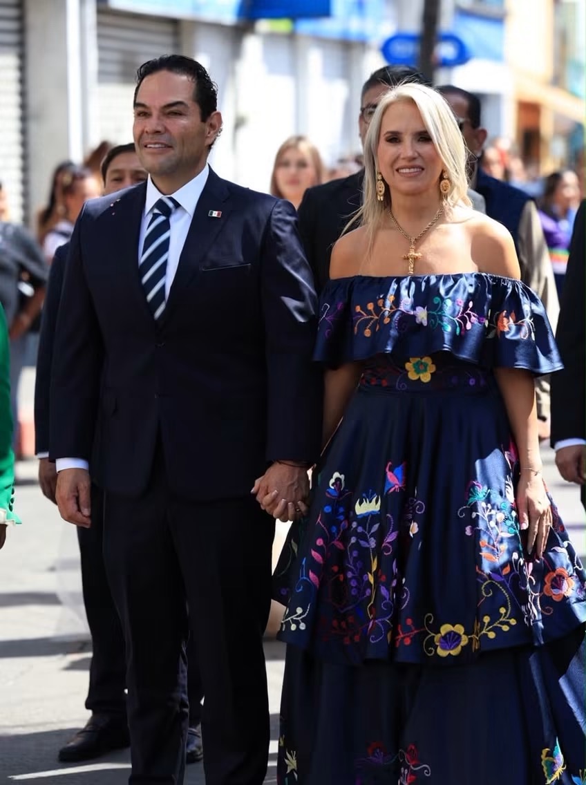 Huixquilucan concluye festejos patrios con desfile cívico