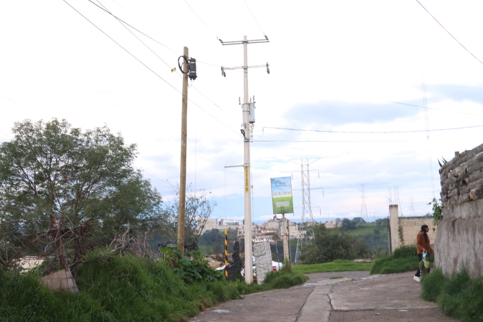 Zinacantepec amplía electrificación en San Bartolo