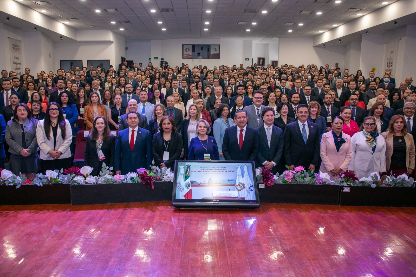 PJEdomex aborda restitución internacional de niños