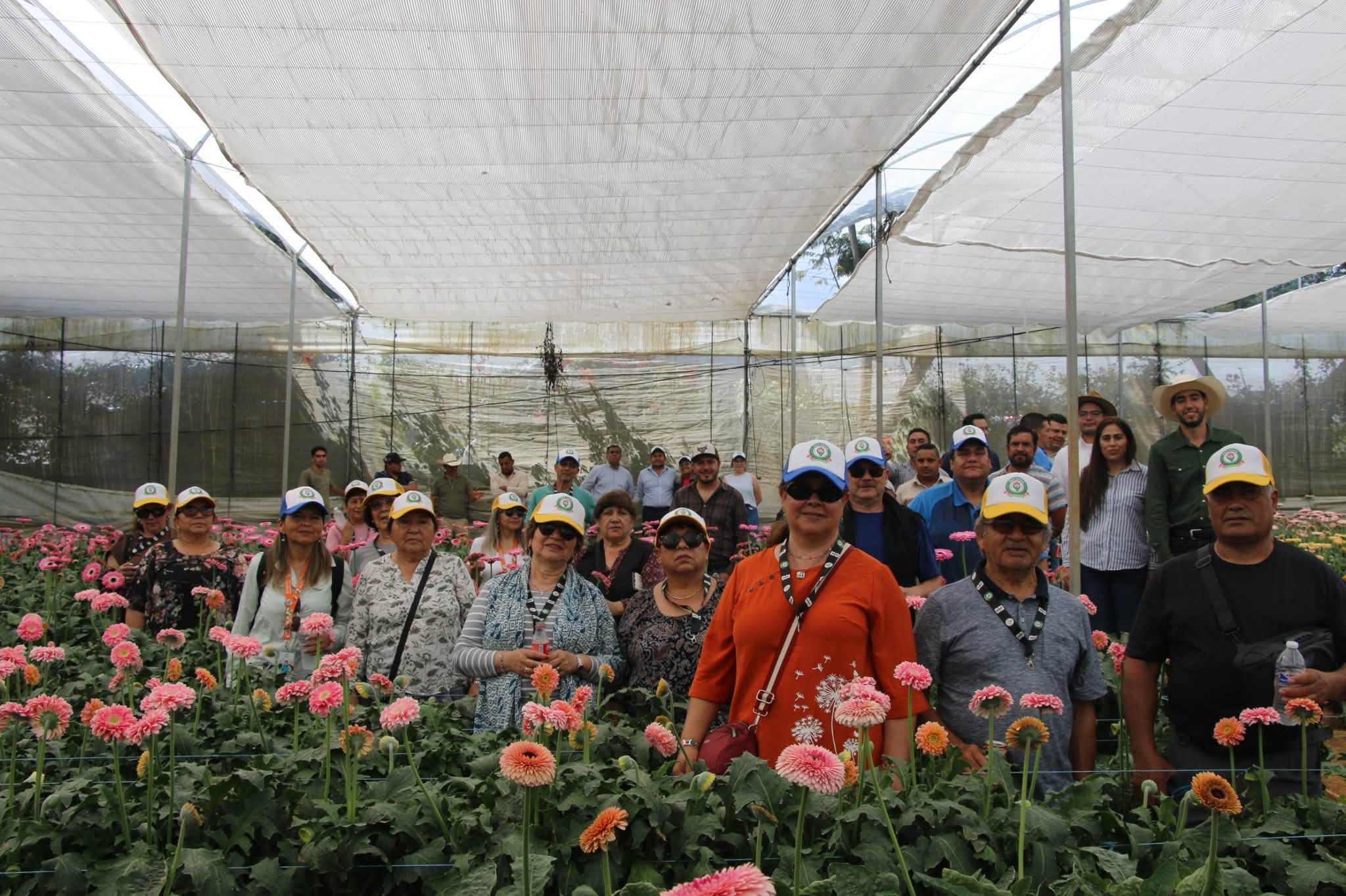 Coatepec Harinas y Chile comparten técnicas de floricultura