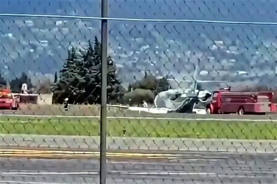 Aterrizaje de emergencia en Toluca obliga a cerrar pista