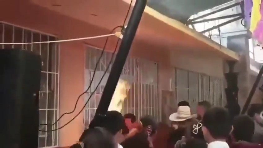 Niña se incendia con disfraz de hojas de tamal