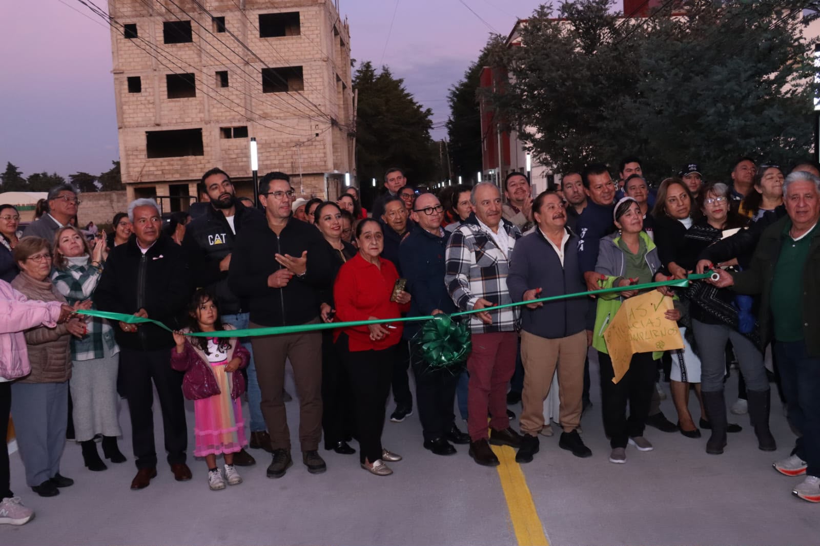 Zinacantepec entrega nuevas vialidades pavimentadas